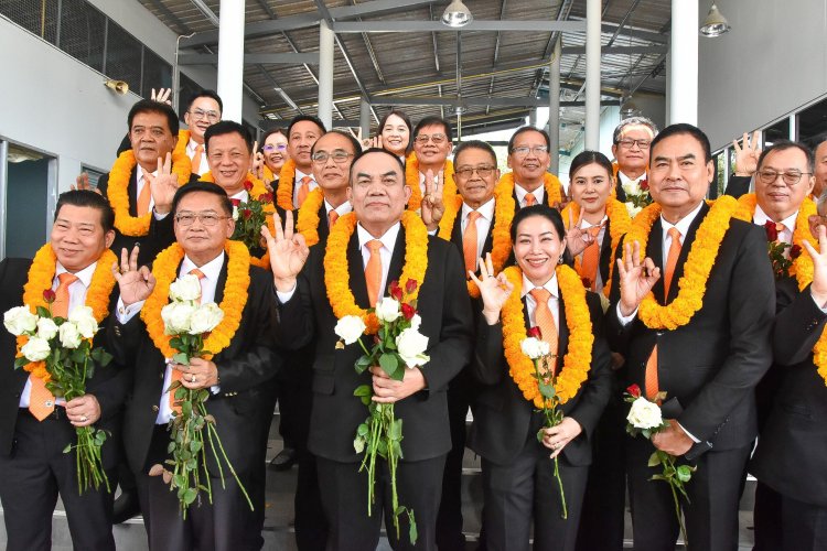 สมัครนายกสภาทนายความวันเเรกคึกคัก “วิเชียร” เเชมป์เก่า ประกาศชิงชัย