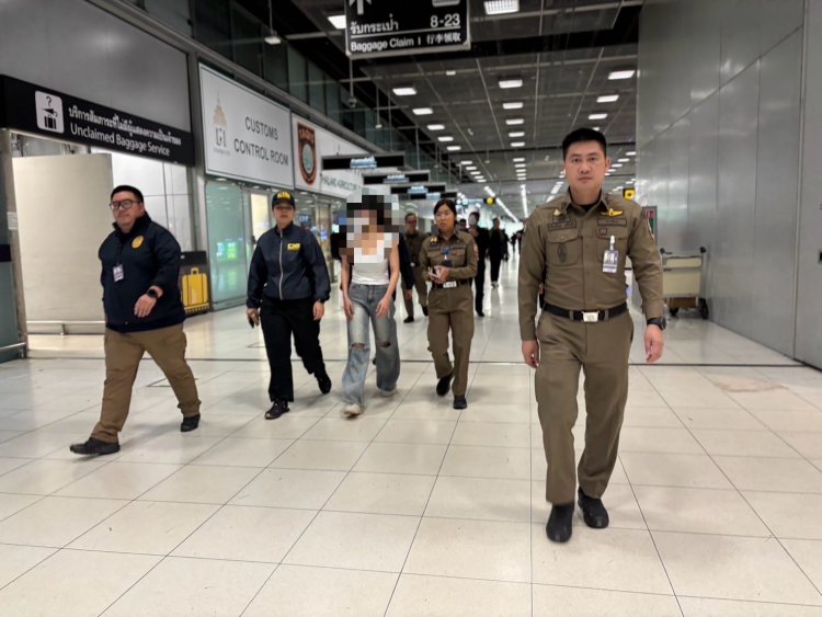 สตม.รวบสาวไทยคาสนามบินสุวรรณภูมิคดีพนันออนไลน์-ฟอกเงิน