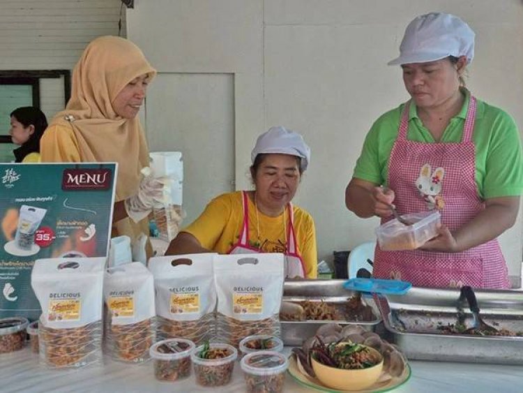 เห็ดนางฟ้าเปลี่ยนชีวิต จากอดีตครูสู่วิสาหกิจชุมชนบ้านทางยาง จ.สตูล