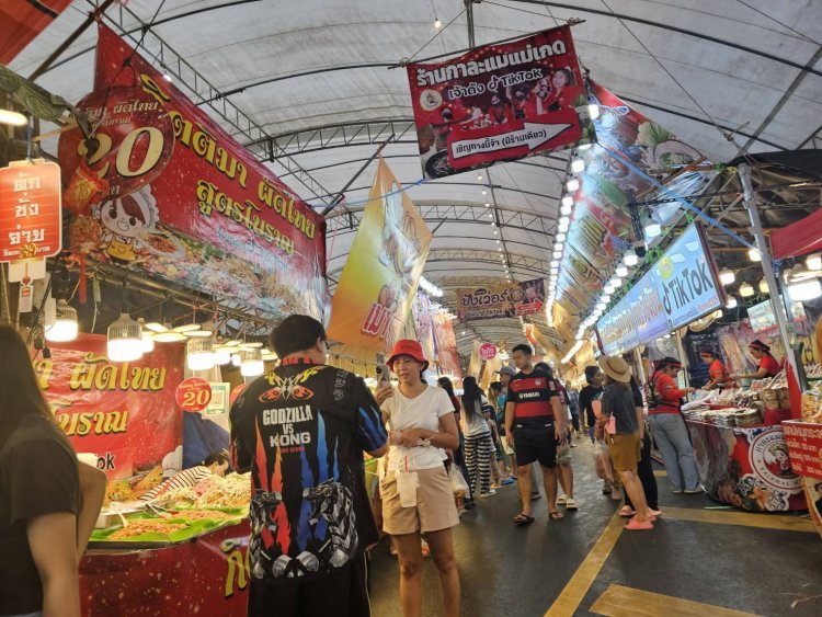 หยุดสุดสัปดาห์ เศรษฐกิจปราจีนบุรี คึกคัก แห่ชิม ช้อป มหกรรมวันเกษตรกร