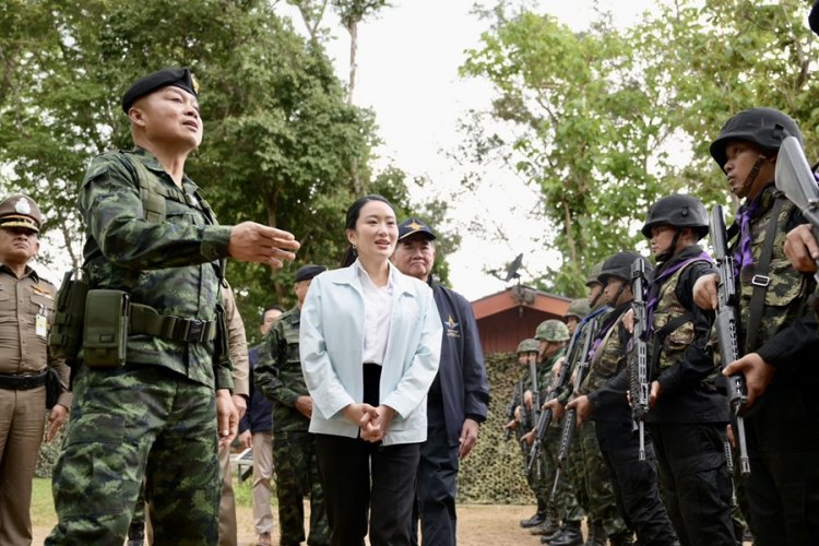 นายกฯเยี่ยมกำลังพลกองกำลังสุรนารีให้คำมั่นรัฐบาลสนับสนุนกองทัพอย่างเต็มที่