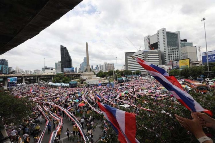 ม็อบ "รวมพลังแผ่นดิน" ย้ำจุดยืนขับไล่นายกฯ-บีบพรรคร่วมถอนตัวพ้นรัฐบาล