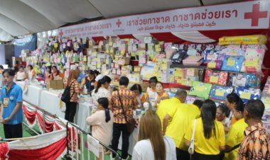 นักท่องเที่ยวชาวไทยและชาวมาเลเซียเที่ยวงานประเพณีของดีเมืองเบตง มั่นใจความปลอดภัยกันอย่างคึกคัก
