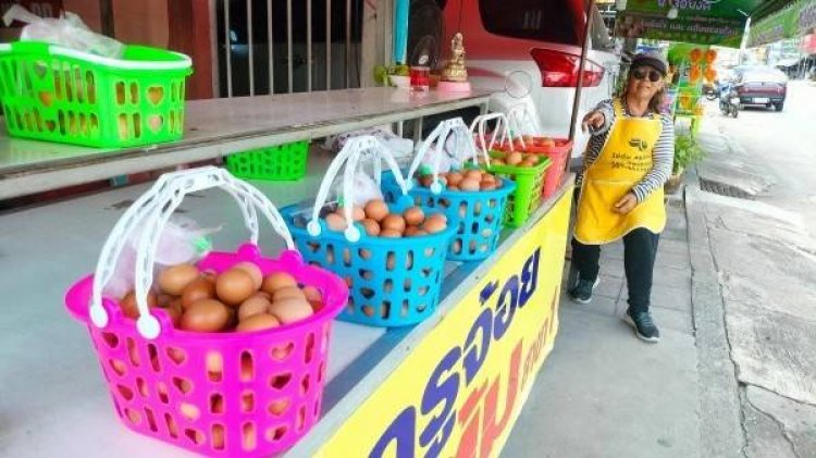 เศรษฐกิจแย่ -วงการสงฆ์ฉาวโฉ่ฉุดยอดขายไข่ต้มแก้บนหน้าวัดโสธรฯซบเซา