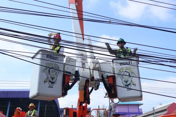 นราธิวาสลุยจัดระเบียบสายสื่อสารและอุปกรณ์สื่อสารยกระดับความปลอดภัยประชาชน