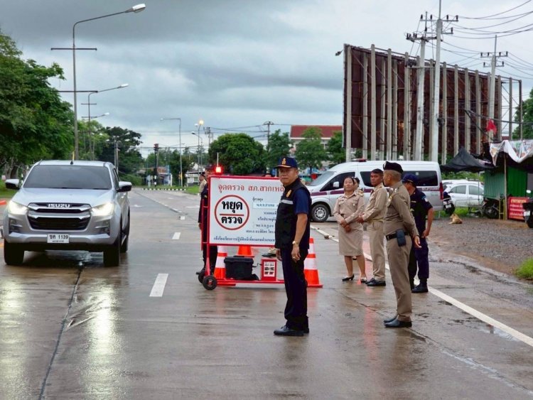 ผู้ว่าฯพิจิตรสั่งรองผู้ว่าฯพิจิตร นำทีมฝ่ายปกครอง ร่วมกับตำรวจ สภ.สากเหล็ก เปิดปฏิบัติการปราบยาเสพติด