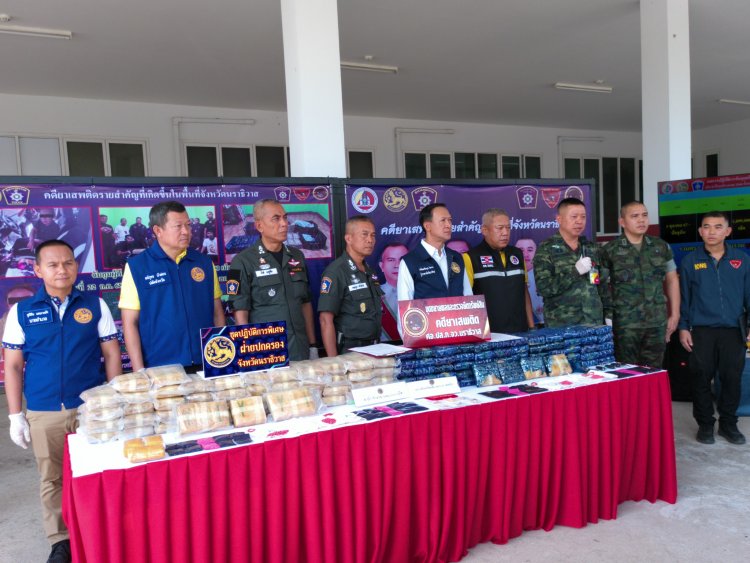 ตำรวจนราธิวาสจับแก๊งค้ายาเสพติดรายใหญ่ยึดของกลางยาบ้ากว่า 7 แสนเม็ด
