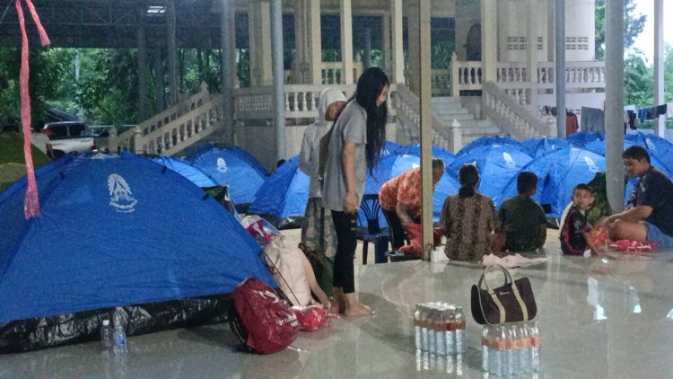 ผู้อพยพจากสระแก้วหนีภัยสู้รบเฮ!กลับบ้านวันนี้ ขอบคุณทุกธารน้ำใจ