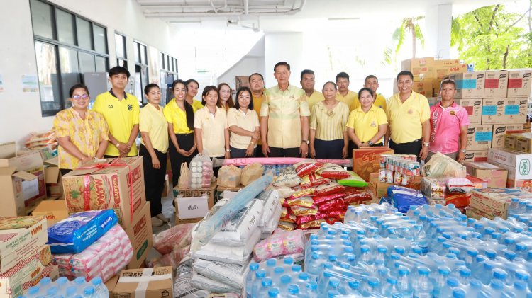 ธารน้ำใจหลั่งไหล เทศบาลเมืองบางกะดี ระดมอาหารข้าวของเครื่องใช้ส่งถึงทหารหาญและชาวบ้านชายแดน