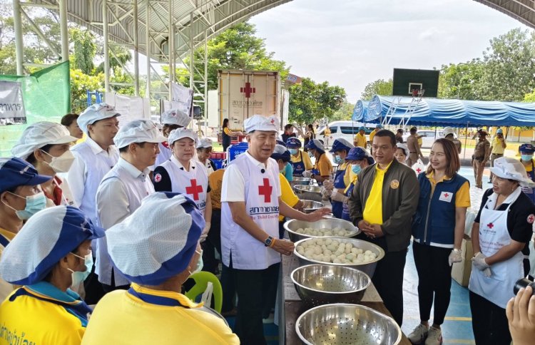 สภากาชาดไทย ลงพื้นที่ศรีสะเกษ ช่วยเหลือผู้ประสบภัยชายแดนไทย-กัมพูชา