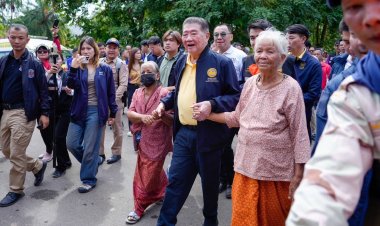 "ภูมิธรรม"นำคณะลงพื้นที่สุรินทร์ส่งผู้อพยพเดินทางกลับภูมิลำเนาหลังชายแดนสงบ