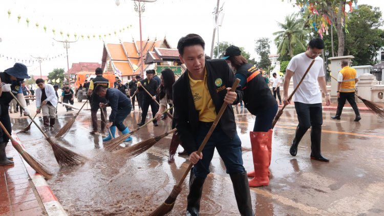 “รมว.อรรถกร” ระดมกำลังฟื้นฟูน่าน เปิดปฏิบัติการใหญ่ เร่งคืนความสะอาด รับนักท่องเที่ยว-ฟื้นค้าขายหลังน้ำท่วม