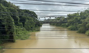 ชลประทานศรีสะเกษปักธงแดงเตือนภัยลำห้วยทุกแห่งเอ่อล้นตลิ่งไม่หยุด