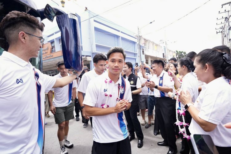 กาญจนบุรีฟีเวอร์ !!! "ช้างศึก" สักการะสิ่งศักดิ์สิทธิ์ ก่อนสู้ศึกคิงส์คัพ ครั้งที่51