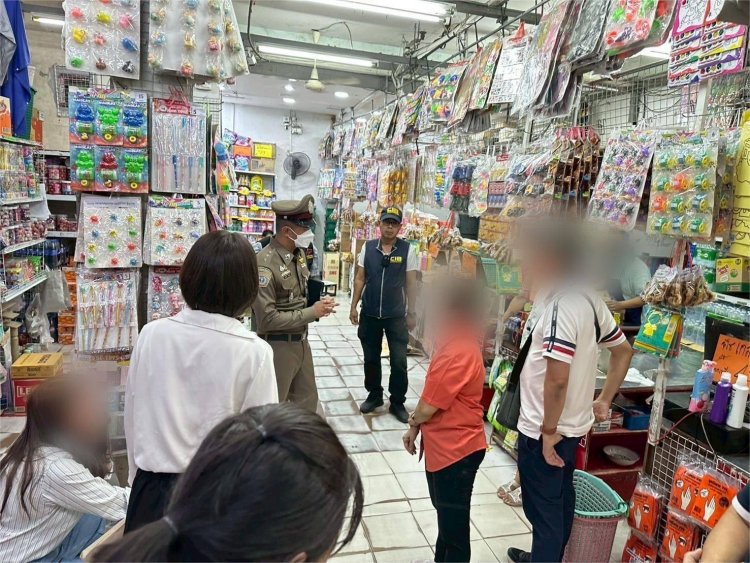 บุกทลายโกดังไฟแช็กเถื่อน ยึดของกลางกว่า 33,000 ชิ้น เตือนอันตรายเสี่ยงระเบิด