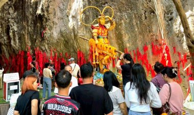 ตลาดฮัวกั่วซานแน่น!!สายบุญสายมูแห่ไหว้อากงเห้งเจีย ขอพรขอโชคลาภ