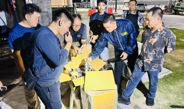สกัดจับรถตู้ทึบลอบขนบุหรี่ไฟฟ้าจากภาคอีสานสู่ภาคกลางยึดของกลางกว่า 1.7 หมื่นชิ้น