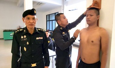 หนุ่มเมืองชาละวันเลือดรักชาติเข้มข้นแห่สมัครทหารออนไลน์ยืนยันอยากรับใช้ชาติ