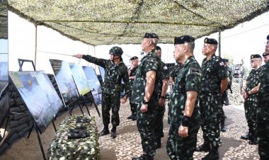 ผบ.ทบ.รุดเยี่ยมกองกำลังนเรศวรเช็กความพร้อมรับมือสถานการณ์ชายแดนไทย-เมียนมา