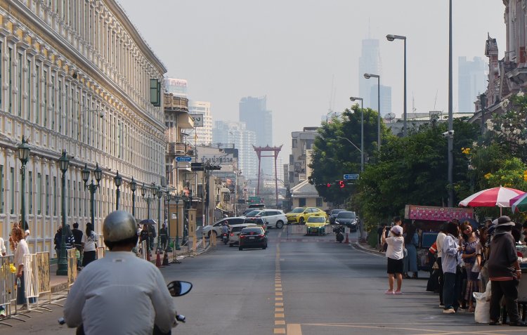 กทม. ฝุ่นละออง PM2.5 เกินมาตรฐาน 59 พื้นที่ อยู่ระดับสีส้ม เริ่มมีผลกระทบต่อสุขภาพ