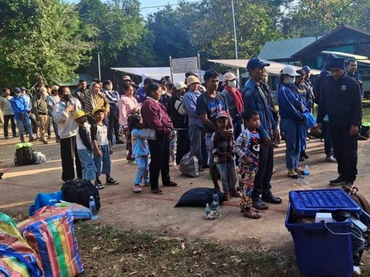 กลียุคมาถึงแล้ว เขมรไร้ที่ซุกหัวนอน หลายพันชีวิตแหกด่านเข้าไทย