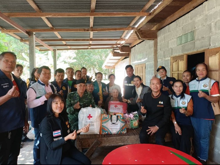 สุริยา รองผู้ว่าฯ ศรีสะเกษ "ศรีสะเกษส่งสายใยแห่งรัก" เยี่ยมให้กำลังใจกลุ่มเปราะบาง 22 อำเภอ
