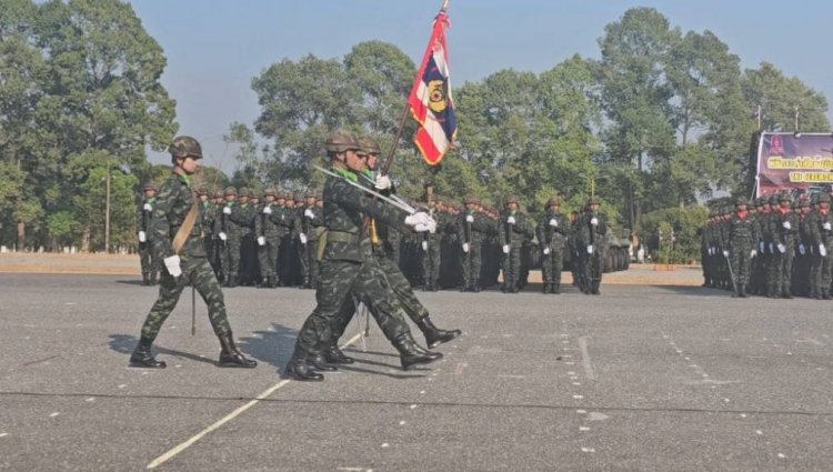 บูรพาพยัคฆ์โชว์พาว 5 กองพันผสมสวนสนามสาบานธงวันกองทัพไทยพร้อม 100%ป้องอธิปไตย