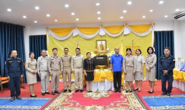 ศรีสะเกษมอบเงิน–สิ่งของพระราชทาน ช่วยผู้ประสบอัคคีภัย ตอกย้ำพลังบำบัดทุกข์บำรุงสุข