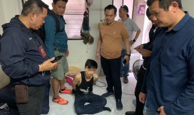 อุกอาจกลางกรุง! รวบหนุ่มเมียนมาใช้มีดจ่อเหยื่อบังคับโอนเงินสุดท้ายถูกจับทันควัน