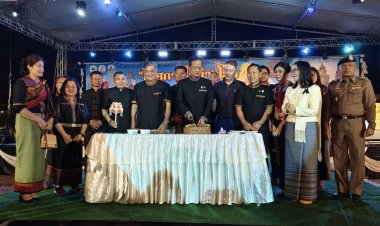 ผู้ว่าฯจังหวัดศรีสะเกษเปิดงานเทศกาลไก่ย่างโลกและของดีห้วยทับทัน ประจำปี 2569