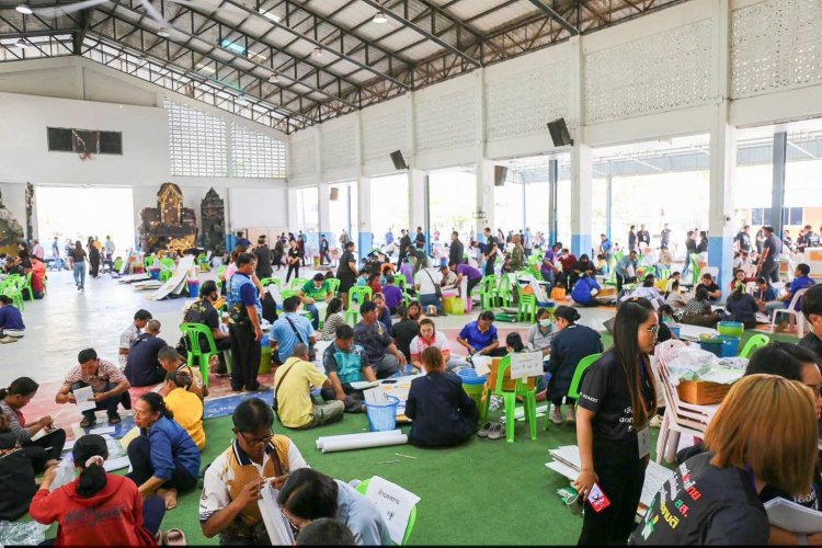 ขุนหาญเข้มเตรียมเลือกตั้ง! นายอำเภอลงพื้นที่ตรวจเยี่ยมส่งมอบหีบบัตร ย้ำโปร่งใสทุกขั้นตอน