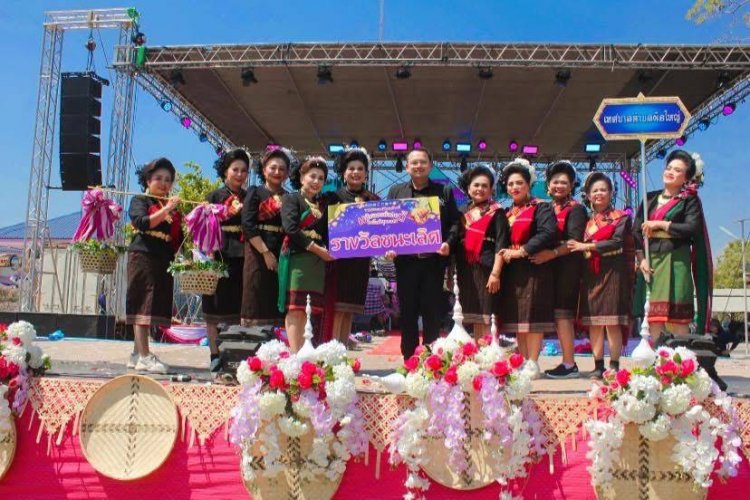 ควันหลง!งานประเพณีบุญข้าวจี่อำเภอโพธิ์ศรีสุวรรณ ประกวดผลผลิตทางการเกษตร