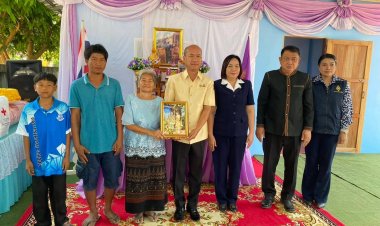 ศรีสะเกษ มอบบ้านกาชาดโครงการสร้างซ่อมแซมบ้านให้แก่ผู้ยากไร้ที่อำเภอศรีรัตนะ