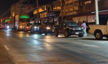 ยอมอดนอน!ชาวบ้าน-เกษตรกร บุรีรัมย์  แห่เข้าคิวรอเติมน้ำมัน แน่นปั๊ม แถวยาวเป็นกิโลเมตร