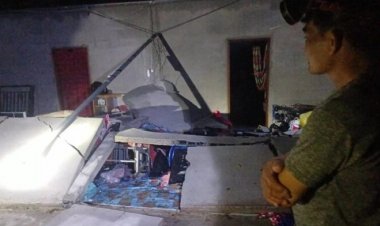 พายุฤดูร้อนคลั่งถล่มอำเภอพยุห์ศรีสะเกษบ้านพังกำแพงล้มทับคุณตาวัย 78 ป่วยติดเตียงดับสลด
