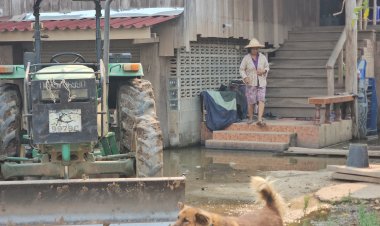 น่าน – ชาวบ้านเดือดร้อนหนัก  นาจมน้ำ 3 ปี บ้านถูกน้ำขังจนป่วย!  ร้องขอความเป็นธรรม วอนเร่งแก้ทางระบายน้ำ