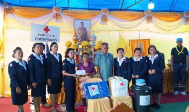 ไม่ทิ้งกันยามวิกฤต! ศรีสะเกษ มอบสิ่งของพระราชทานซับน้ำตาเหยื่ออัคคีภัย