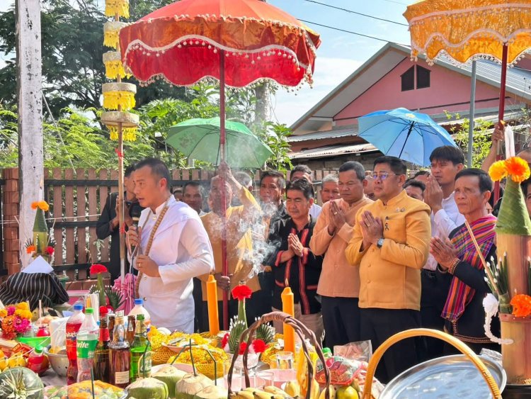 อำเภอขุนหาญ เปิดงานฉลองหลักเมือง ให้บ้านเมืองกัณฑ์ รำลึกถึงพระคุณบรรพบุรุษผู้สร้างเมือง.!