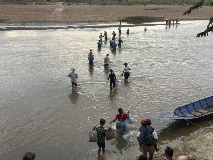 เมียนมาสู้รบกะเหรี่ยงเดือด!ชาวบ้าน 260 คนหนีตายเข้าฝั่งไทย ทหารตรึงกำลังเข้มชายแดนแม่สอด