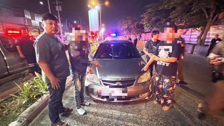 รัวยิงสนั่นสกัดจับ "บังยาด-แฟนสาว"เอเย่นต์ค้ายาซิ่งเก๋งฝ่าวงล้อมยึดของกลาง 1,500 เม็ด