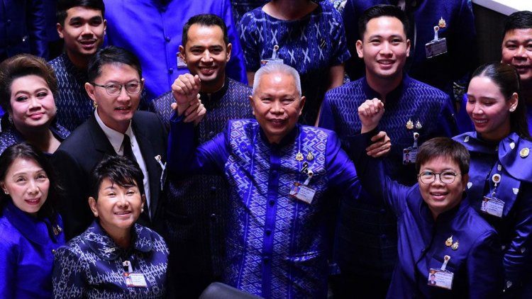 สภาโหวต 289 เสียงหนุน "โสภณ"นั่งปธ.สภาฯ คนใหม่"มัลลิกา-เลิศศักดิ์"นั่งรอง