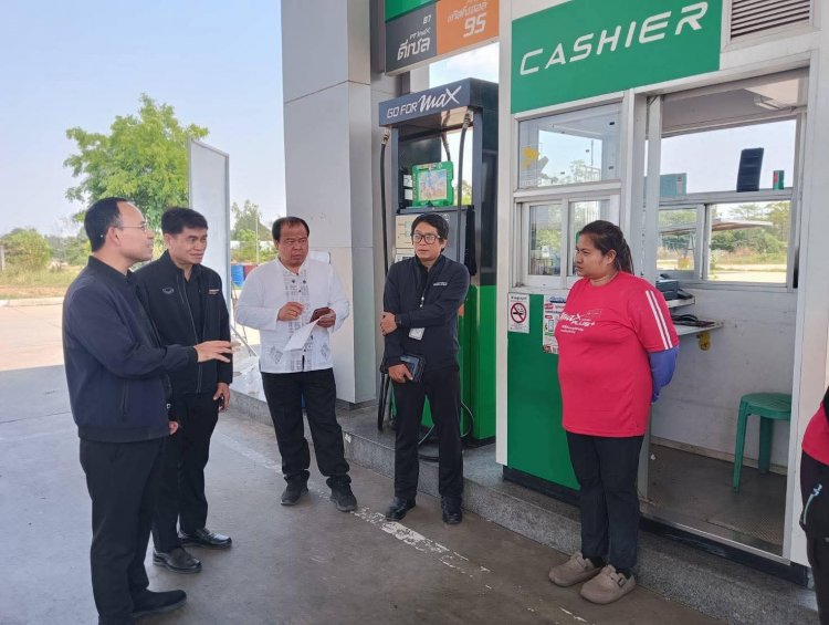 ศรีสะเกษเร่งติดตามน้ำมัน! พลังงานจังหวัดลงพื้นที่โนนคูณ ลุยตรวจสต๊อก–คาดทยอยเติมต่อเนื่อง