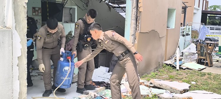แก๊สหุงต้มระเบิดกลางเมืองปทุมฯบ้านเสียหาย 8 หลังกล้องวงจรปิดจับภาพนาทีเกิดเหตุ