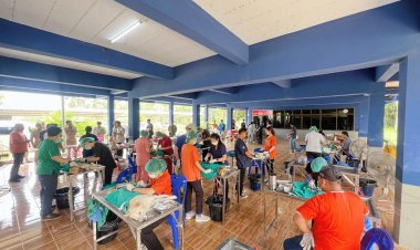 ผู้ว่าฯ ศรีสะเกษ นำทีม พอ.สว. ลุยเมืองจันทร์ เปิดหน่วยแพทย์เคลื่อนที่ รักษาฟรีถึงถิ่น สร้างรอยยิ้มประชาชน