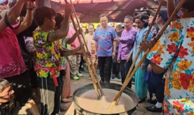 ‘รวยไม่ไหวแล้ว’วัยรุ่นตะโกนแซวนายกฯก่อนเปิดงานสงกรานต์พระประแดง