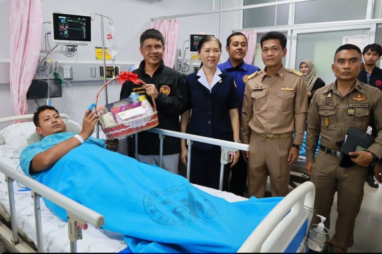 พ่อเมืองนราธิวาสรุดเยี่ยมตำรวจบาดเจ็บจากความไม่สงบพื้นที่อ.ระแงะ