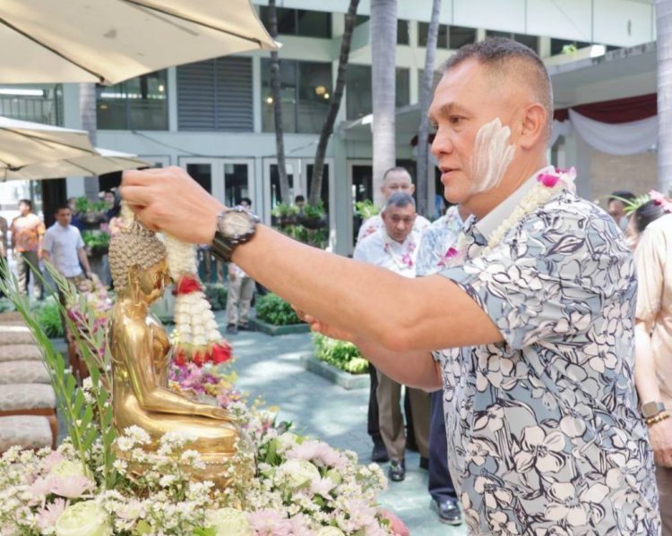 ผบช.ภ.1 เป็นประธานกิจกรรมพิธีสรงน้ำพระและให้พรผู้ใต้บังคับบัญชา เนื่องในเทศกาลวันสงกรานต์ปี 2569