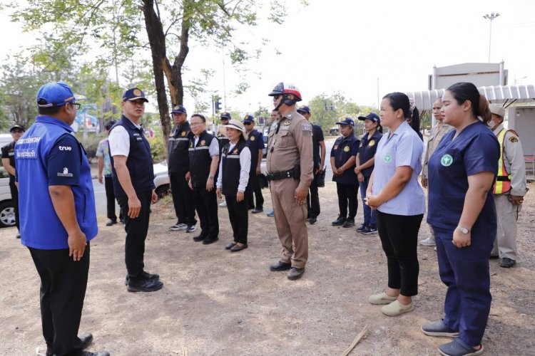 ปลัดจังหวัดบุรีรัมย์ ลงพื้นที่ตรวจเยี่ยมจุดบริการประชาชน ช่วงเทศกาลสงกรานต์