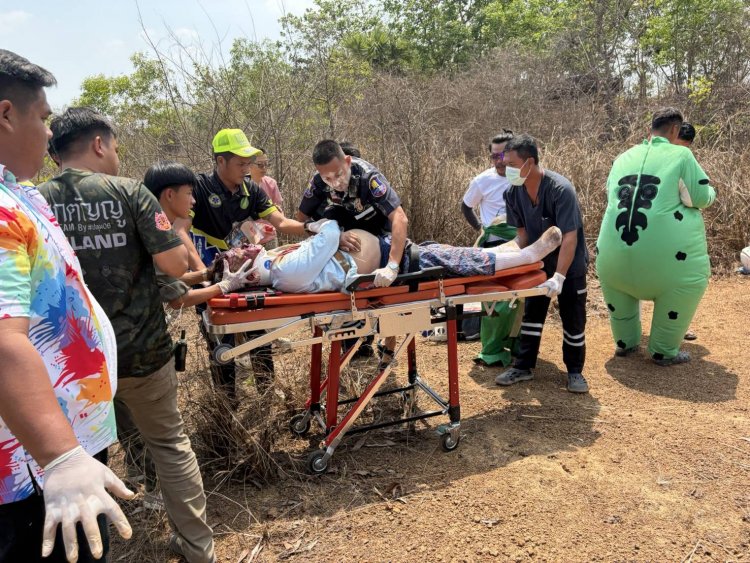 สงกรานต์เศร้า! ผญบ.เกาะพันซา บึ่งกระบะแหกโค้งดับสลด หลังเสร็จงานวันไหลประจันตคาม
