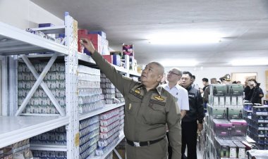 ทลายโกดังซุกบุหรี่ไฟฟ้าย่านประเวศยึดของกลางกว่า 2 แสนชิ้น